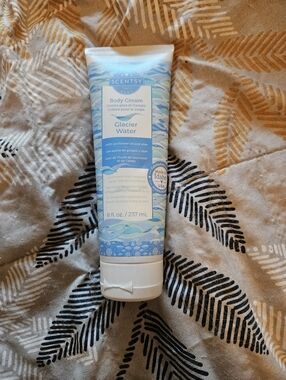 New Scentsy Glacier Water Body Cream - Blue & White Wave Design